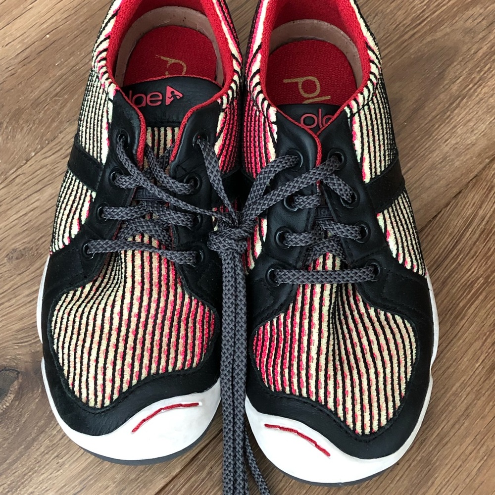 PLAE tie shoes, US 13